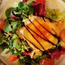 Ensalada de queso de cabra a la plancha