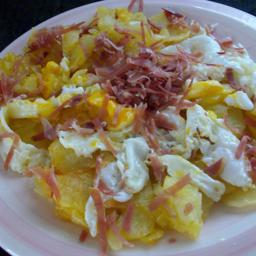 Huevos Rotos con Jamón