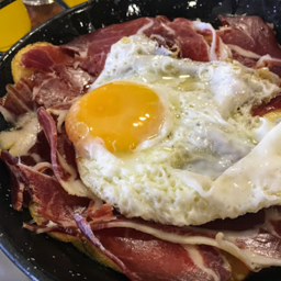 Huevos rotos.