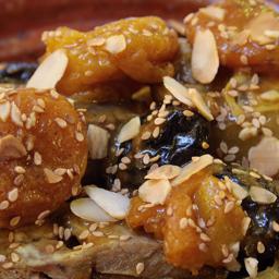 TAYÍN DE TERNERA CON CIRUELAS