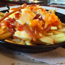 Huevos rotos con jamón ibérico