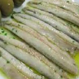 Boquerones en vinagre caseros con ajo y perejil (6 unid)