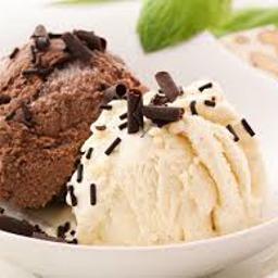 Helado de Chocolate o Vainilla /Chocolate or Vanilla Ice Cream
