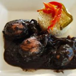 Chopo en su tinta con arroz blanco