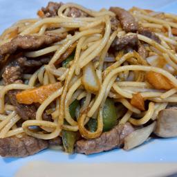 29. Tallarines con ternera