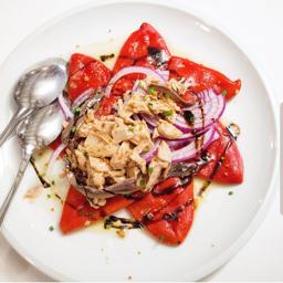 Ensalada de piquillos con atún