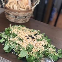 Foie con canónigos al caramelo de naranja