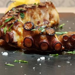 Pulpo a la brasa o a la gallega
