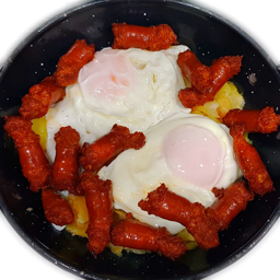 Huevos rotos con chistorras