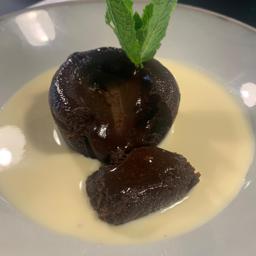 Coulant de chocolate con crema inglesa
