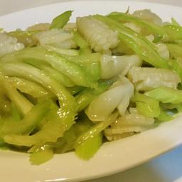 145. Calamares con apio 