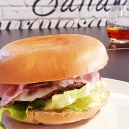 HAMBURGUESA COMPLETA