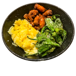 Chistorra con patatas y pimientos de Padrón