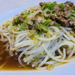 384. Tallarines con ajo y carne picada