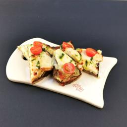 Pollo de corral y mozzarella ahumada