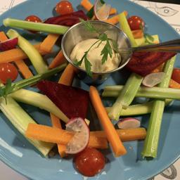 Verduras crujientes y alioli