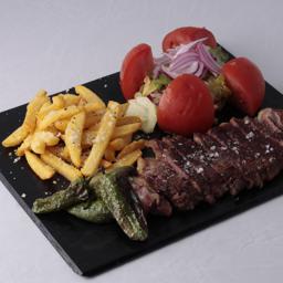 Picaña al Grill con Patatas fritas y ensalada 🇪🇦