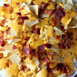 Nachos con queso y Bacon