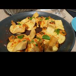 Hummus con mejillones en escabeche