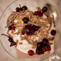Bowl de Yogurt con Frutos Rojos