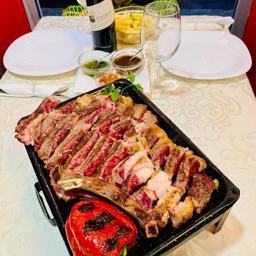 Chuletón de Ternera 1kg + 2 bebidas o botella de vino a elegir Ribera o Rioja 