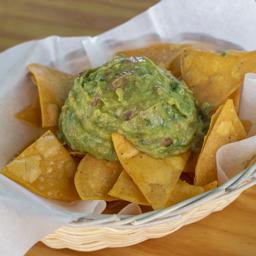 NACHOS CON GUACAMOLE