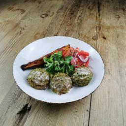 Falafel casero con salsa de yogur