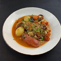 Cassoulet de pollo de corral