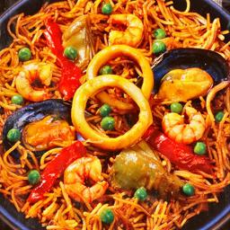 Fideuá de marisco / Seafood Fideua