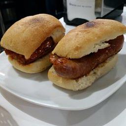 Montadito de chorizo criollo