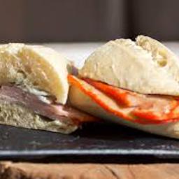 Montadito de Lomo de sajonia