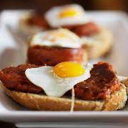 Farinato con huevo de codorniz