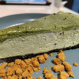 MATCHA CHEESECAKE