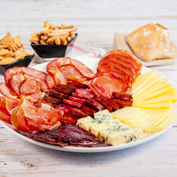 Tabla de embutidos y quesos