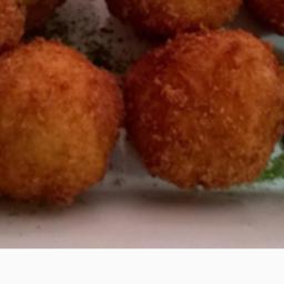 CROQUETAS CASERAS DE MERLUZA EN SALSA VERDE