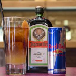 Jägermeister con redbull