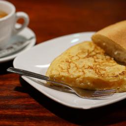 café + pincho de tortilla