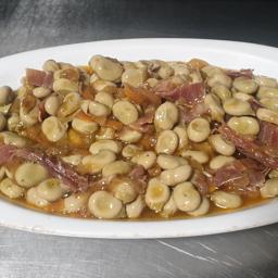 Habitas fritas  con Jamón 