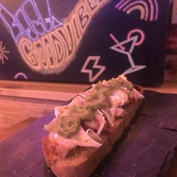 Tosta guacamole