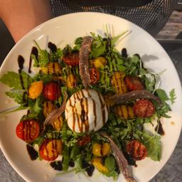 Ensalada de burrata  