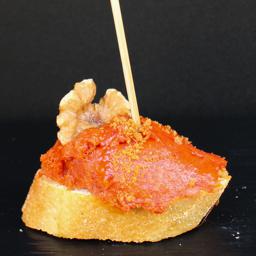 Sobrasada con miel y crocanti y nuez