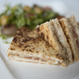 BIKINI DE JAMON BELLOTA Y TRUFA NEGRA