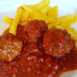 Albóndigas de Cerdo Ibérico con Tomate Casero