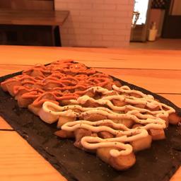 Patatas bravas y/o alioli