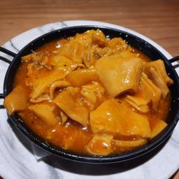 Callos de cerdo con manitas.