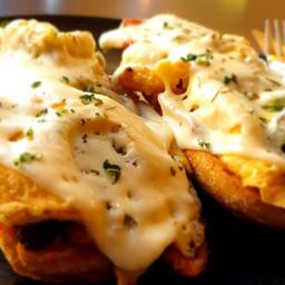 Tostada de tortilla francesa con queso