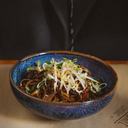 PAD THAI DE SECRETO IBÉRICO Y SALSA DE CACAHUETES