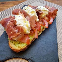 Tosta de Jamón y Aguacate
