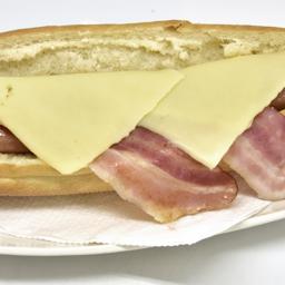 Frankfurt especial con bacon y queso