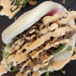 Baos de rabo de toro  2pzas. "añade uno más por 3.50€"